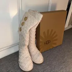 UGG オフホワイトニットブーツ6サイズ ２３センチ未使用