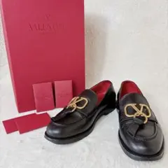 VALENTINO ヴァレンティノ Vロゴ レザー ローファー 黒のサムネイル