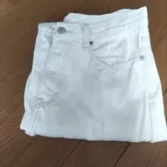 ワイドストレートジーンズユニクロホワイト