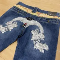 INFINITY/インフィニティー 和柄デニム 鶴と菊の刺繍入り W38