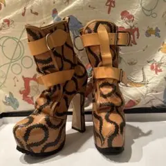 viviennewestwood♡スクイグル Amazon.co.jp: [ヴィヴィアン ウエストウッド] Vivienne Westwood