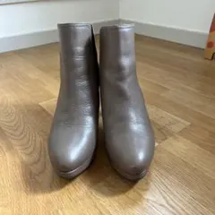 サイドゴアのショートブーツのサムネイル