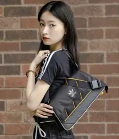 adidasショルダーバッグ