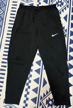 最終値下【格安】Nike ブラックパンツ