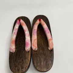 花柄鼻緒の木製下駄