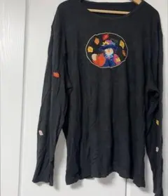 黒の刺繍長袖Tシャツ（かかしデザイン）