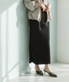 NOBLE　トタンテレコタイトスカート