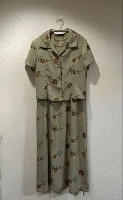 花柄オリーブグリーンセットアップ