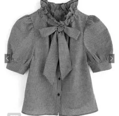 リボン付きブラウス