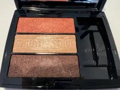 Dior トリオ ブリック パレット 653 コーラル キャンバス