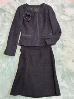 UNTITLEDノーカラー　ツイードスーツ　ネイビー濃紺　Ｓ　コサージュ付き