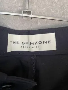 THE SHINZONE 黒 ベイカーパンツのサムネイル