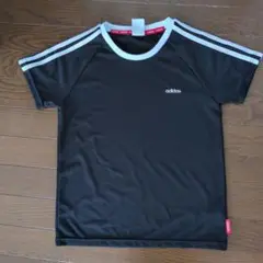 adidas ブラック Tシャツ