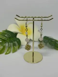 天然石ローズクォーツキュービックゴールドピアス