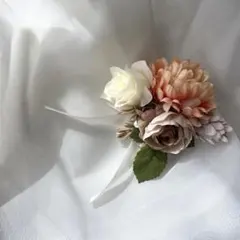 アンティークなオレンジダリアのコサージュ　入学式　発表会に　くすみカラー