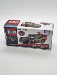 カーズトミカ　ライトニングマックィーン　カーボンレーサータイプ Amazon.co.jp: トミカ カーズ ライトニング・マックィーン (カーボン
