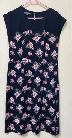 Laura Ashleyフラワープリント 膝丈ワンピース