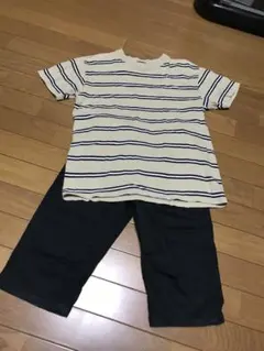 ボーダーTシャツとブラックパンツ150