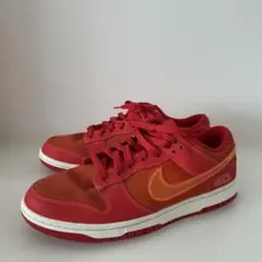 オレンジ スニーカー