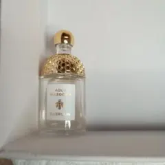 Guerlain ゲランオーデトワレ ローザ ヴェルデ 7.5ml - メルカリ