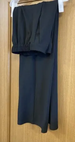 GU ストレートパンツ