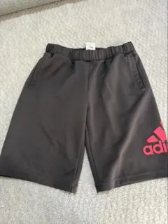 adidas グレーハーフパンツバレー用に！
