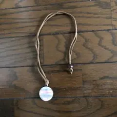 木製のストライプ模様ペンダント