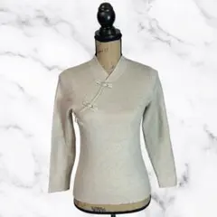 美品✨ハイネックチャイナ風ニット　ストレッチ　ベージュ　M相当