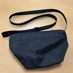 ブラック ショルダーバッグ