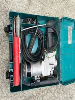 マキタ 電動ハンマ HM0830 はつり機 先端ビット3本付 MAKITA - メルカリ