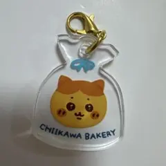 ちいかわベーカリー　ミニアクリルチャーム　ハチワレ