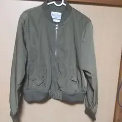 ブルゾンのサムネイル