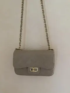 AULENTTI キルトレザーバッグのサムネイル