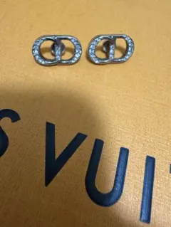 Dior CDロゴ ラインストーン ピアス 【片耳】 - メルカリ