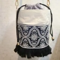 インド刺繍リボン巾着バック 縦長 紺色×ブラックフリル