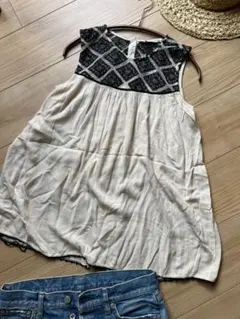 新品　タグ付き　ZARA ザラ　ノースリーブ　ブラウス　刺繍　編み　オシャレ