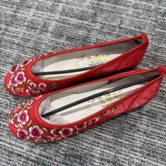 チャイナシューズ 赤 花柄刺繍 フラットシューズ 台湾