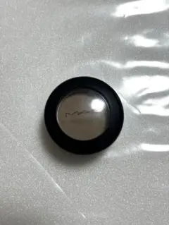 MAC スモールアイシャドウ　オメガ