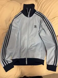 adidas トラックジャケット ライトブルー