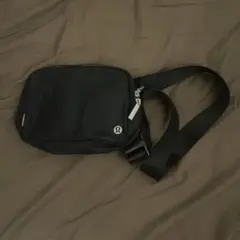 lululemon ブラック ボディバッグ