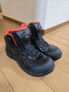 アシックス ウィンジョブ CP604 ブラックxガンメタル 27.0 - メルカリ