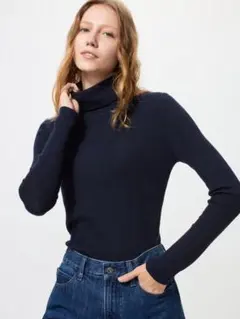 【ユニクロ　UNIQLO】メリノリブタートルネックセーター