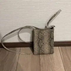 LOWRYS FARM ショルダーバッグ　蛇柄　携帯バッグ
