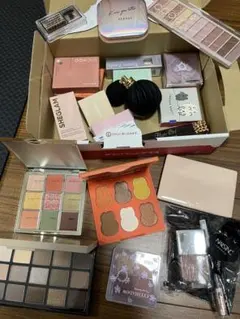 まとめ売り コスメ ミシャ エチュードハウス 3CE ペリペラ 他 ファンデーション ケース アイシャドウ リップカラ― 等 韓国コスメまとめ売り／イニスフリー ミシャ エチュード クリオ 3CE クリオ