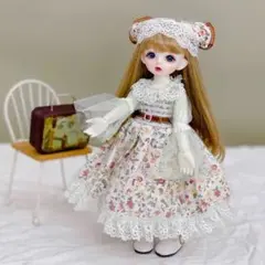 カントリー小花ワンピース　ドール服 1/6  30cm　アウトフィット　ブライス