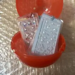 サンリオ　ボンボンドロップミニチュアチャーム　キティ&シナモロール
