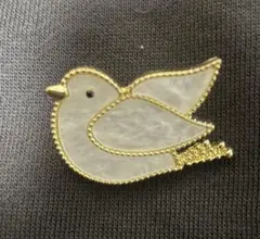 ブローチ　白い小鳥　送料無料！