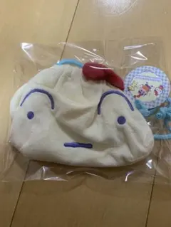 サンリオキャラクターズ　クレヨンしんちゃん　ぬいぐるみ巾着　シロ　ハローキティ