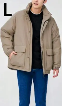 ベージュ ダウンジャケット