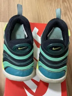 Nike キッズスニーカー 緑/黒/黄
